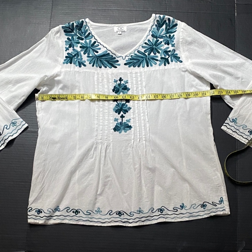 Elegant White and Blue Embroidered Women's Tunic